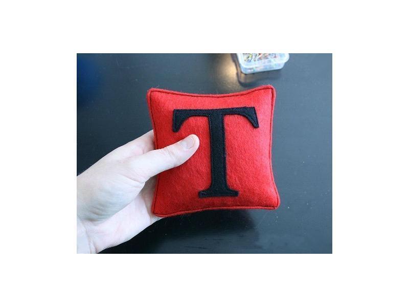 Bé chơi mà học với túi hạt đậu nhỏ xinh mẹ làm