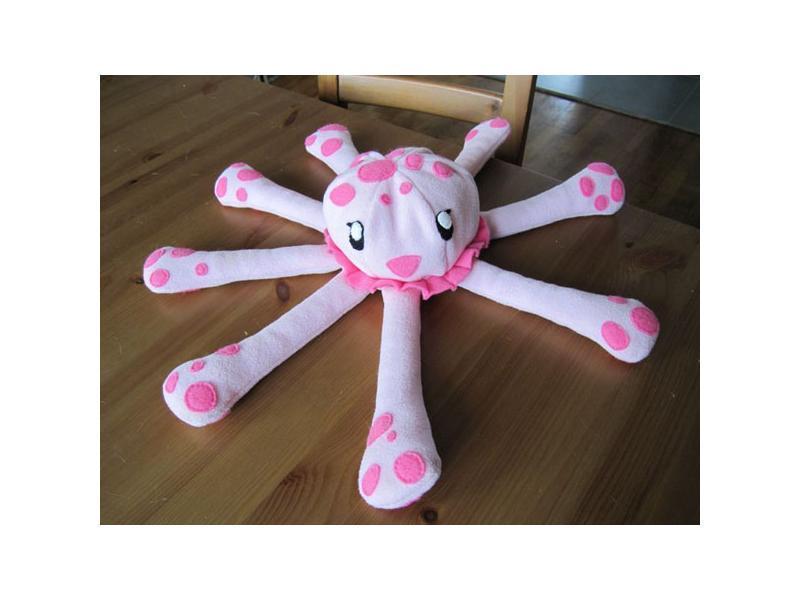 Gối bạch tuộc dễ thương mẹ may cho bé