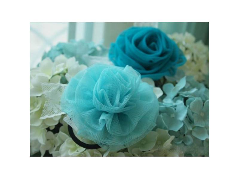 Hoa hồng vải lưới xinh làm điệu mái tóc