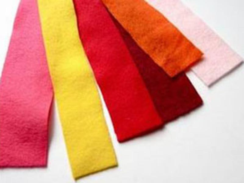 Làm gấu mặt ngố giữ lời nhắn nhủ trên tủ lạnh