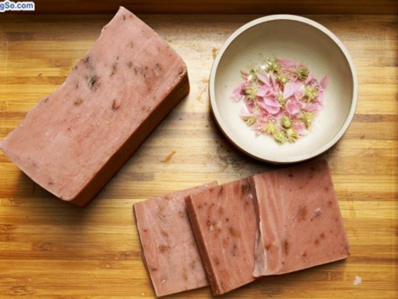 Làm xà phòng hoa đào