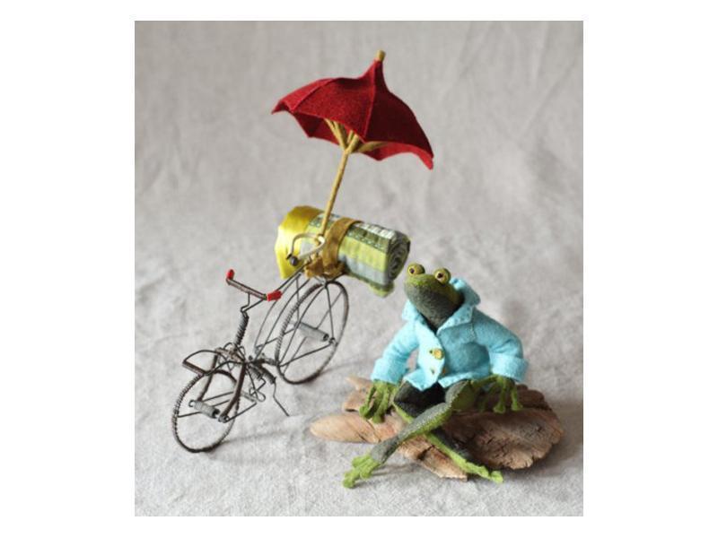 Mẹ trổ tài làm ô mini cho bé chơi thật vui