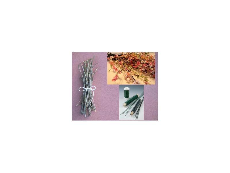 Vòng hoa đào treo cửa đón lộc ngày tết