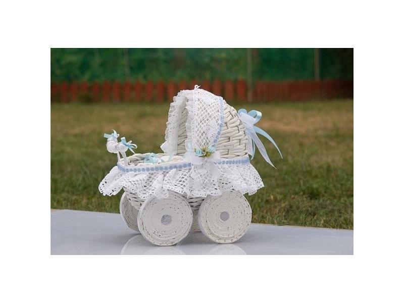 Xe nôi siêu cute tái chế từ giấy báo