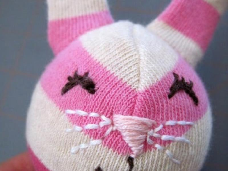 2 cách làm thỏ bông xinh yêu từ bít tất