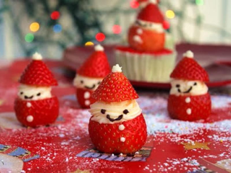 [Handmade] Biến Hóa Ông Già Noel Siêu Dễ Thương Từ Dâu Tây Và Kem Tươi