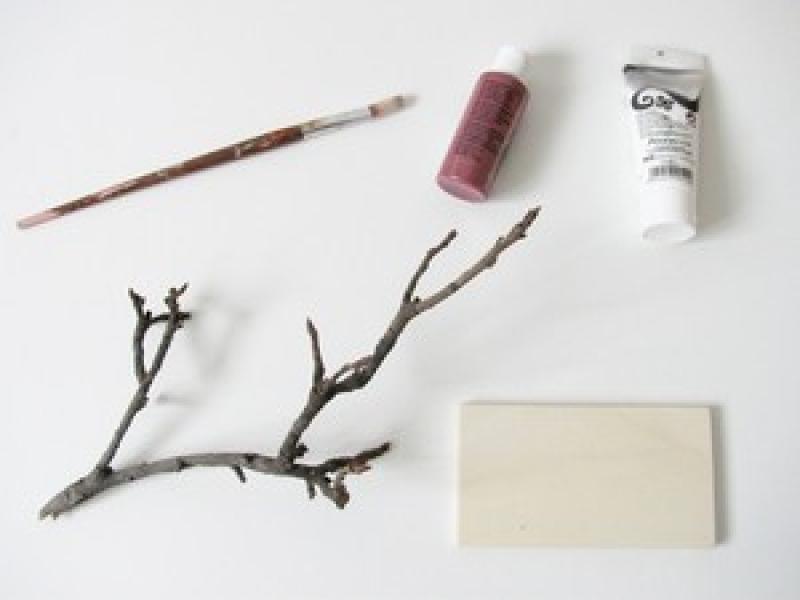 Làm giá treo đồ trang sức cực bắt mắt từ cành cây khô